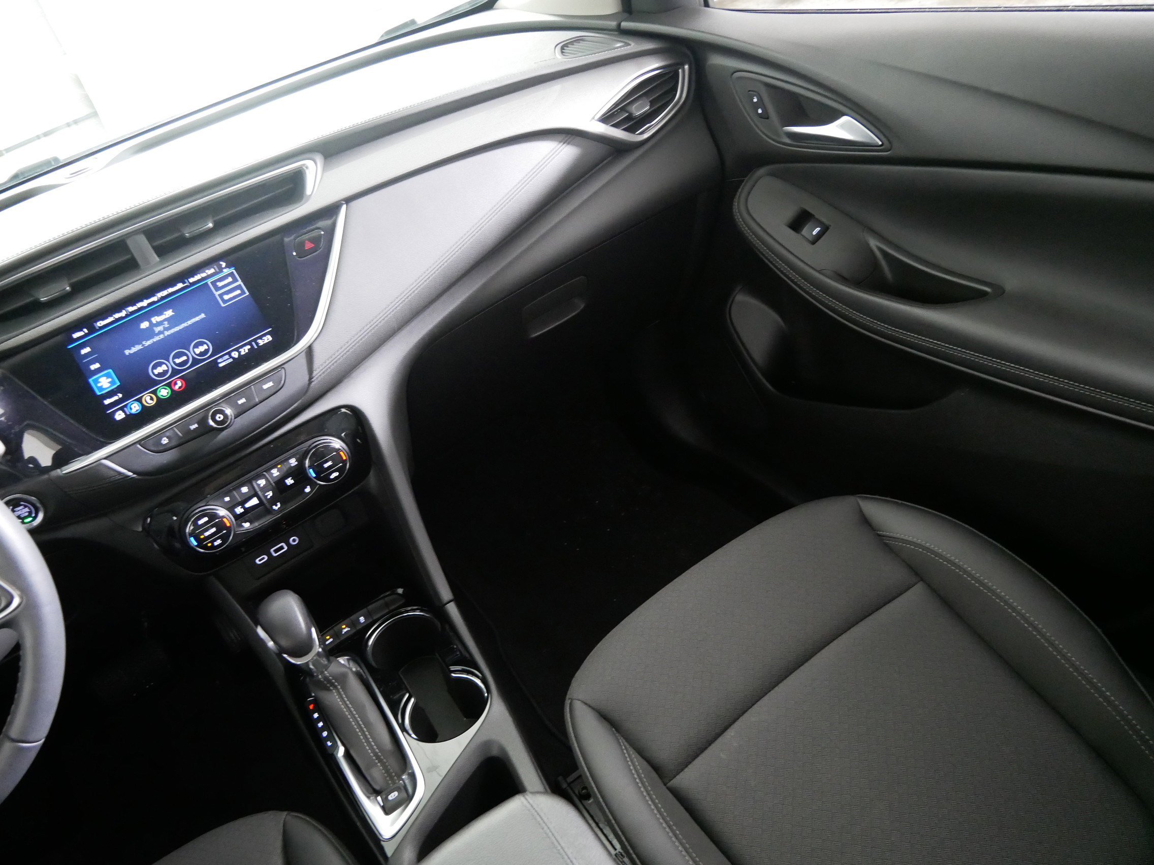 Certified 2022 Buick Encore GX Select w/ Safety Package II image 11