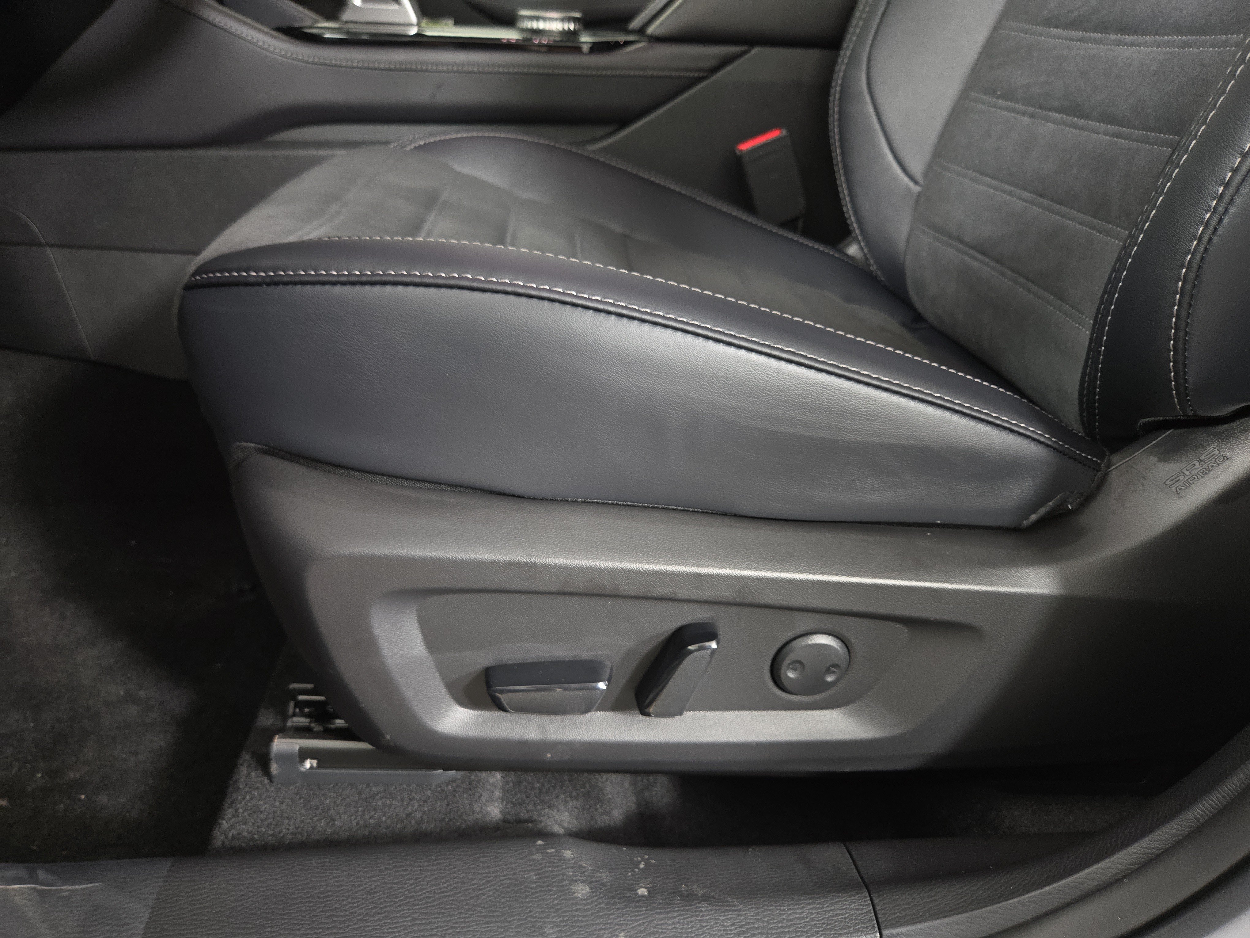 New 2026 Mitsubishi Outlander LE AWD/4WD image 30