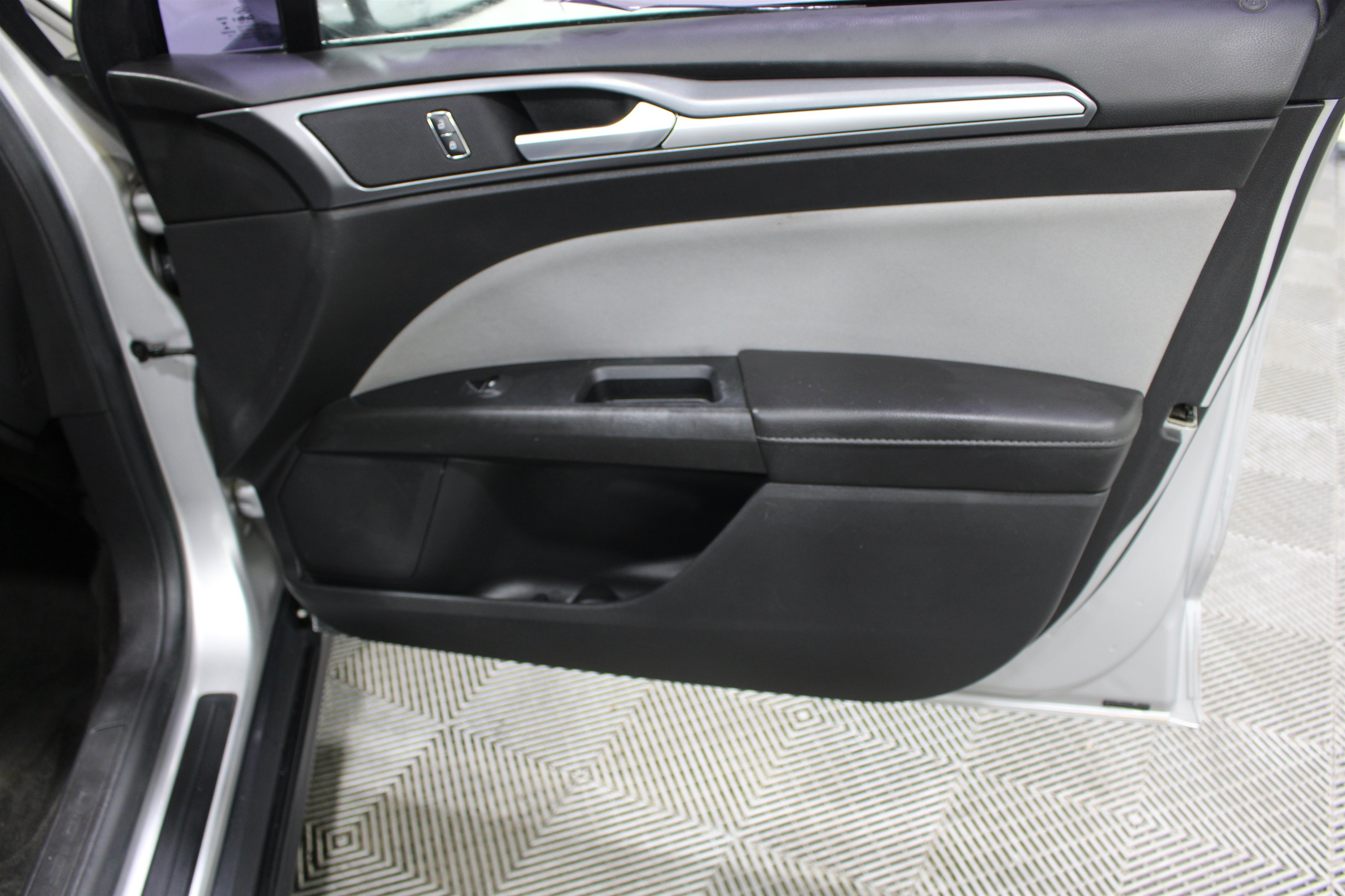 Used 2014 Ford Fusion S FWD image 21