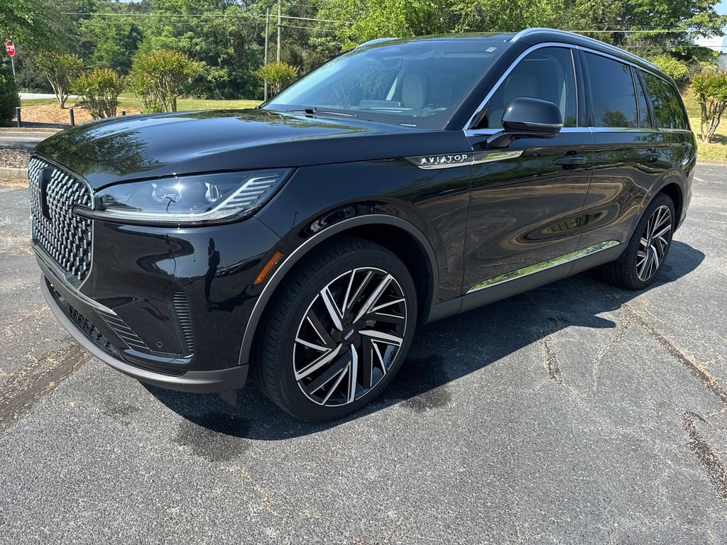 Used 2025 Lincoln Aviator Reserve w/ Equipment Group 201A AWD/4WD image 3