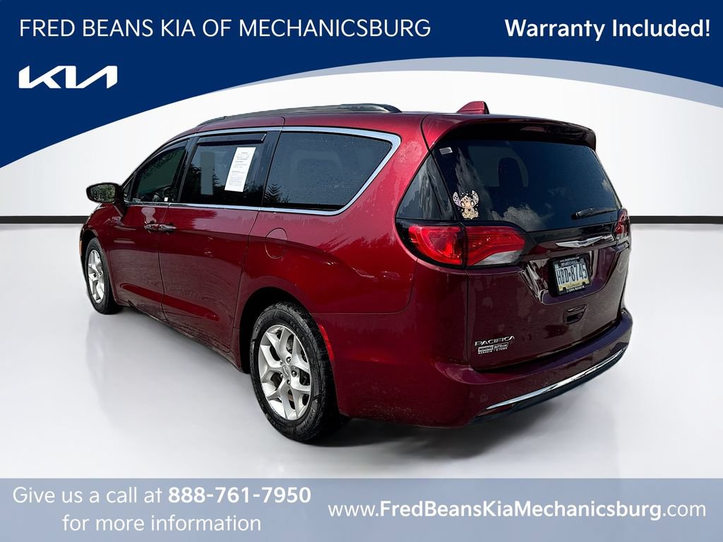 Used 2019 Chrysler Pacifica Touring Plus w/ Tire & Wheel Group FWD image 5