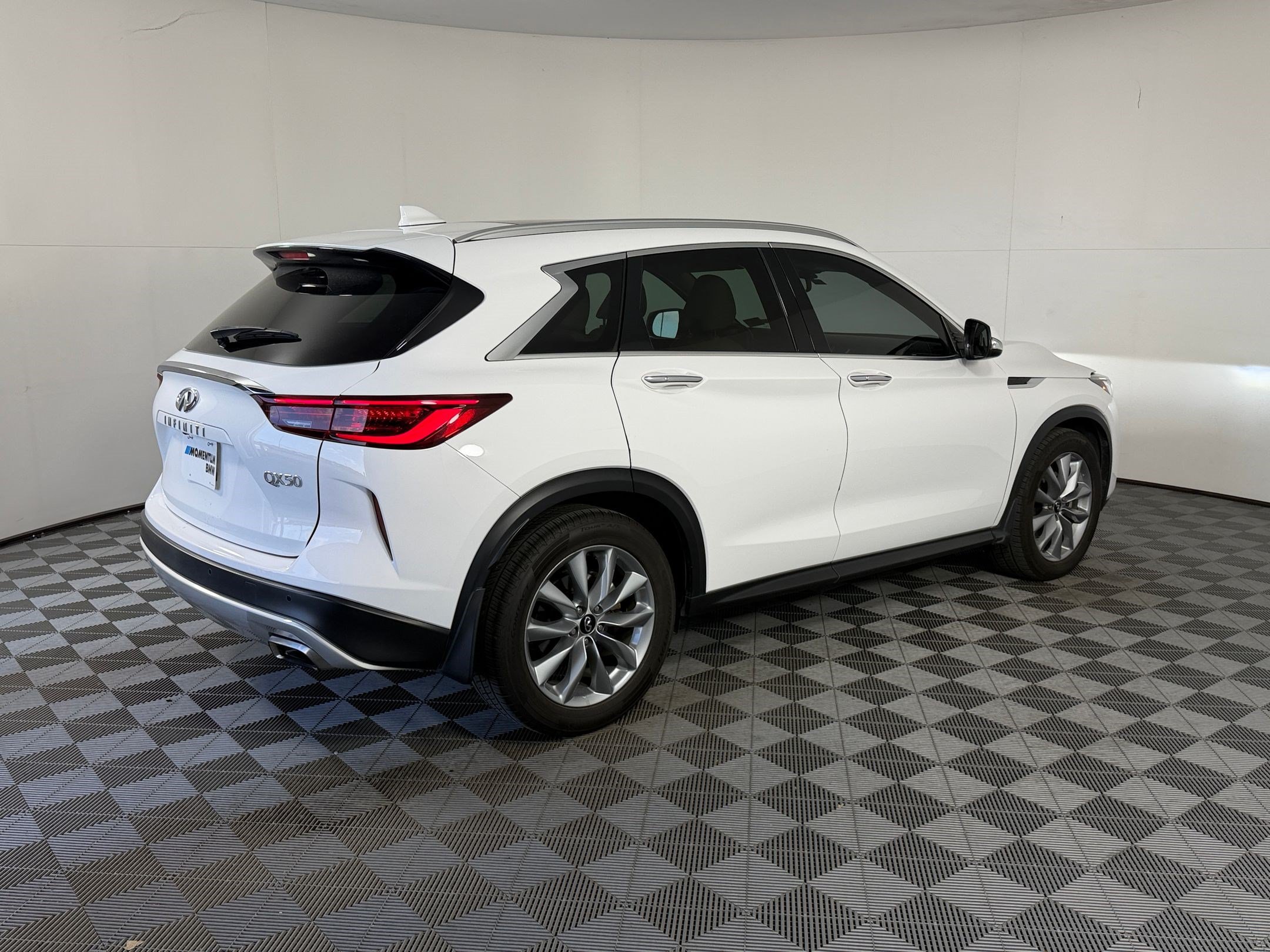 Used 2022 INFINITI QX50 Luxe FWD image 9