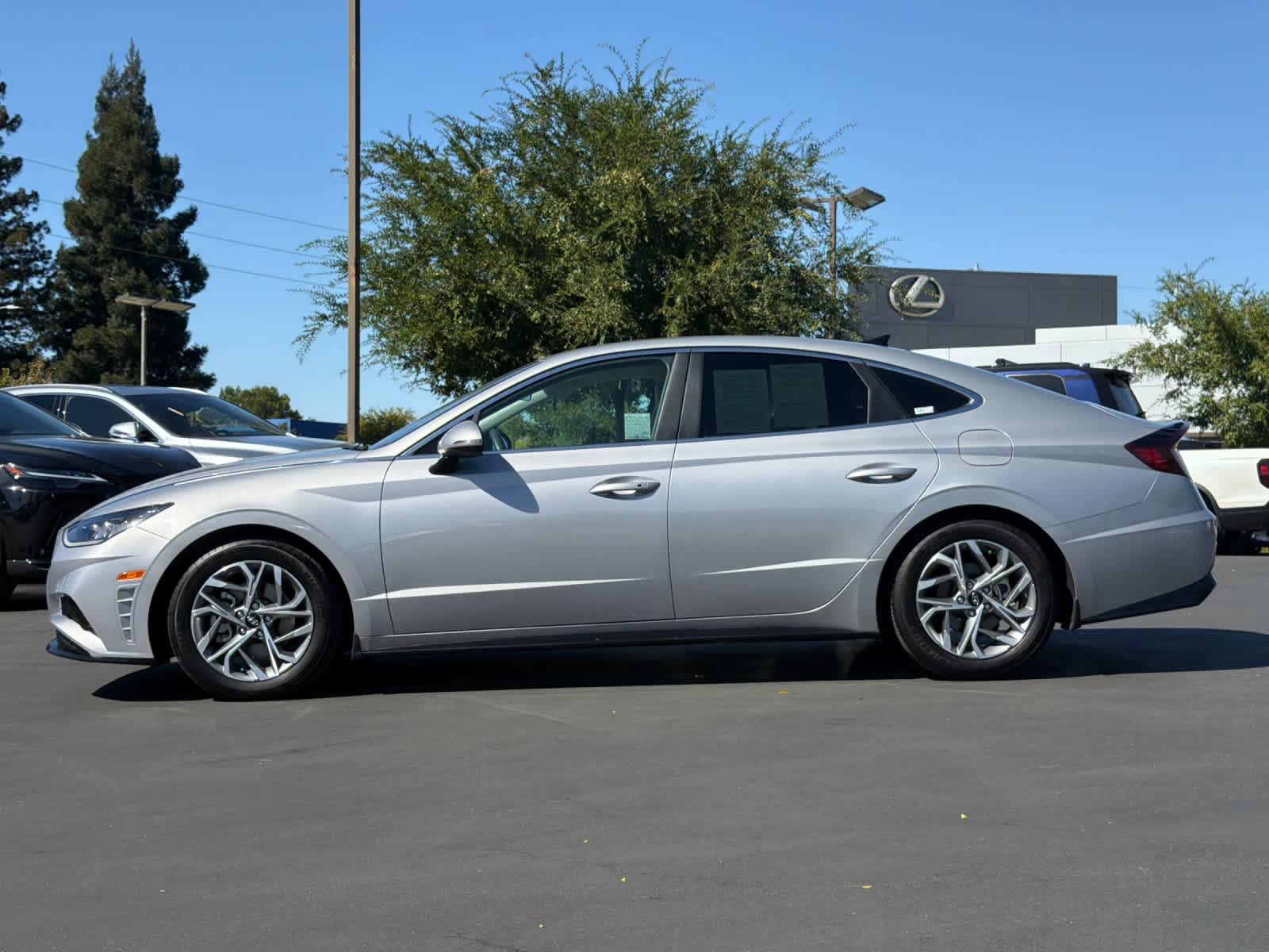 Used 2023 Hyundai Sonata SEL FWD image 9