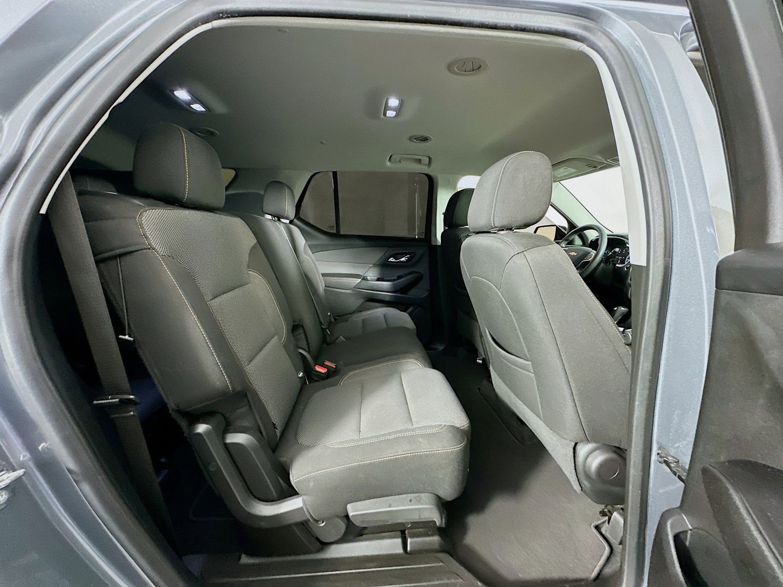 Used 2020 Chevrolet Traverse LS image 27