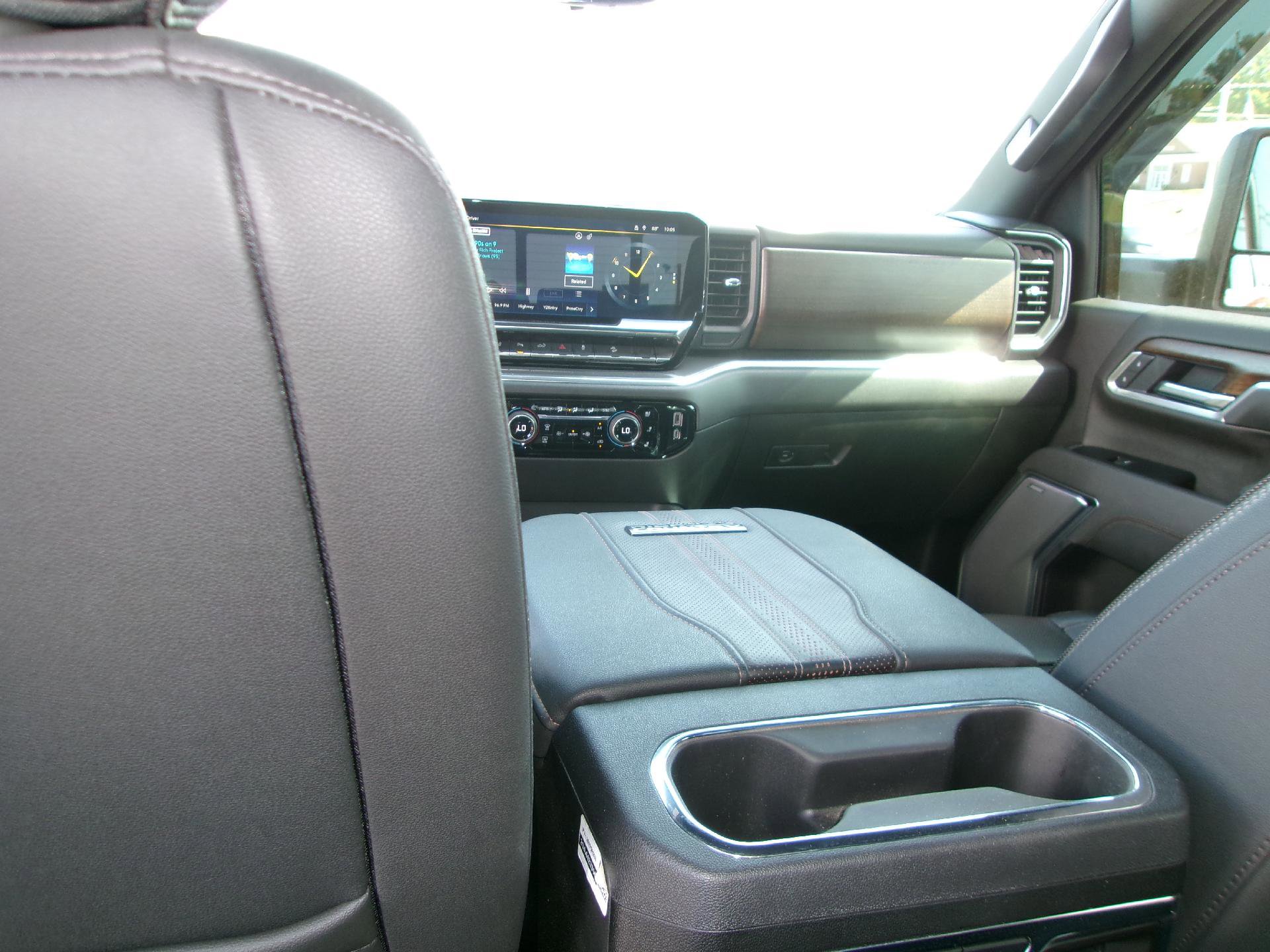 Used 2025 Chevrolet Silverado 2500 High Country w/ High Country Premium Package AWD/4WD image 16