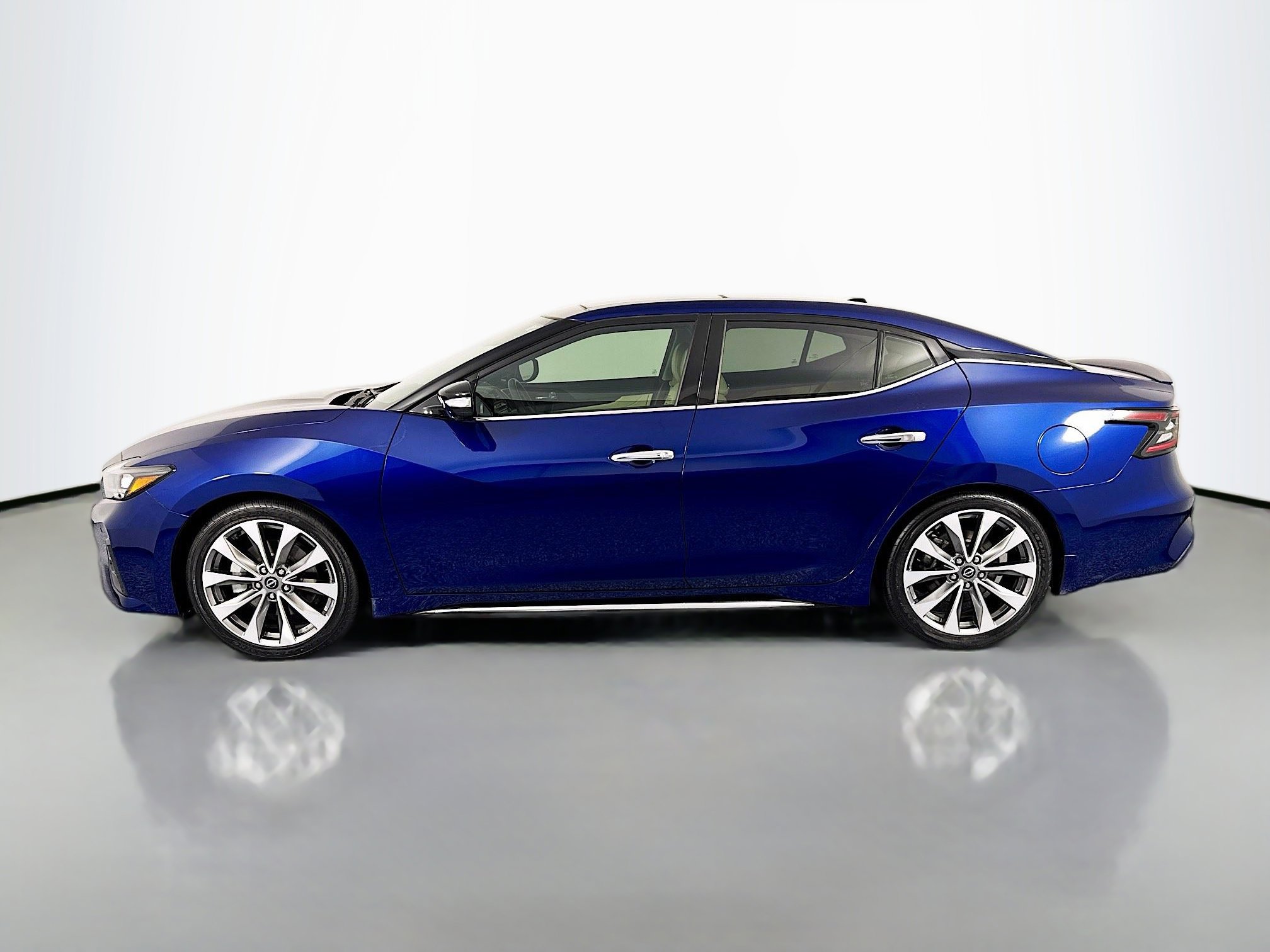 Used 2023 Nissan Maxima Platinum w/ Sport Mat Group image 8