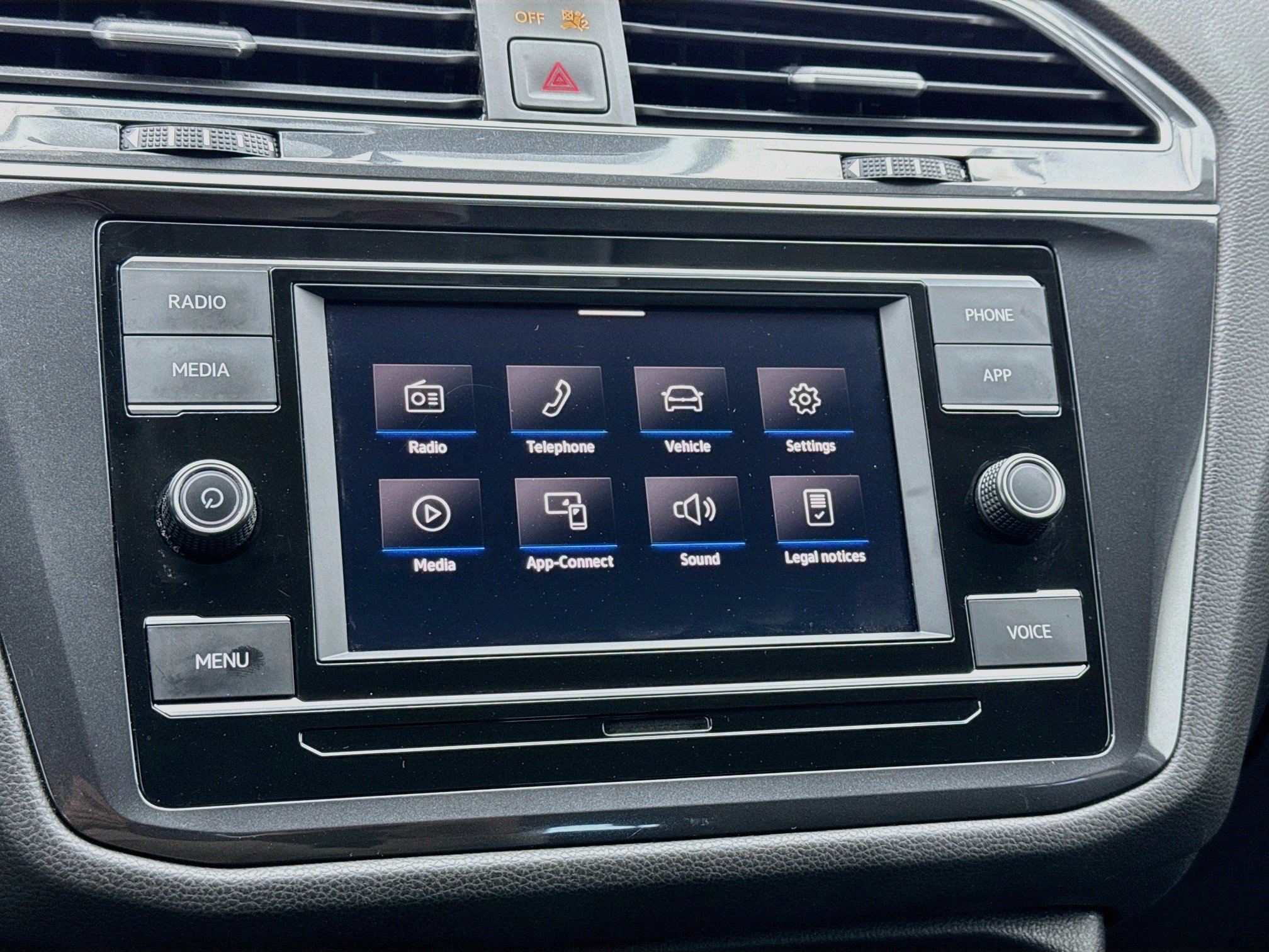 Used 2022 Volkswagen Tiguan S FWD image 9