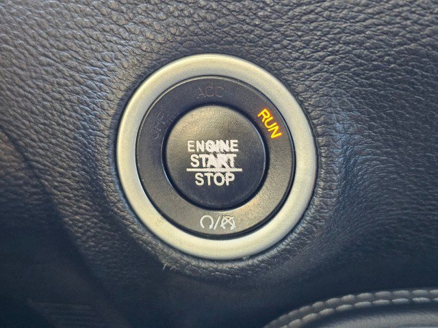 Used 2022 Dodge Challenger SXT RWD image 40