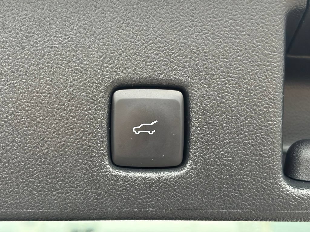 Used 2023 Ford Escape Active w/ Tech Pack #1 AWD/4WD image 11