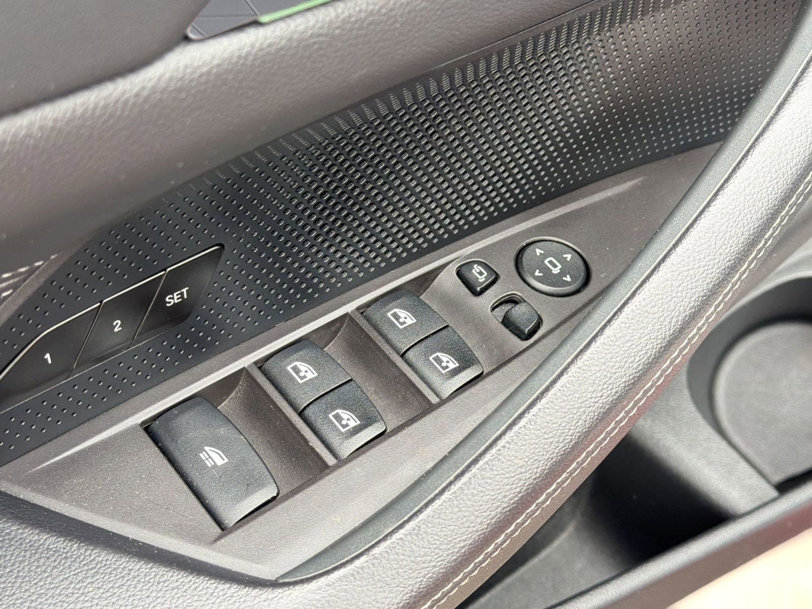 Certified 2025 BMW 430i Convertible RWD image 19