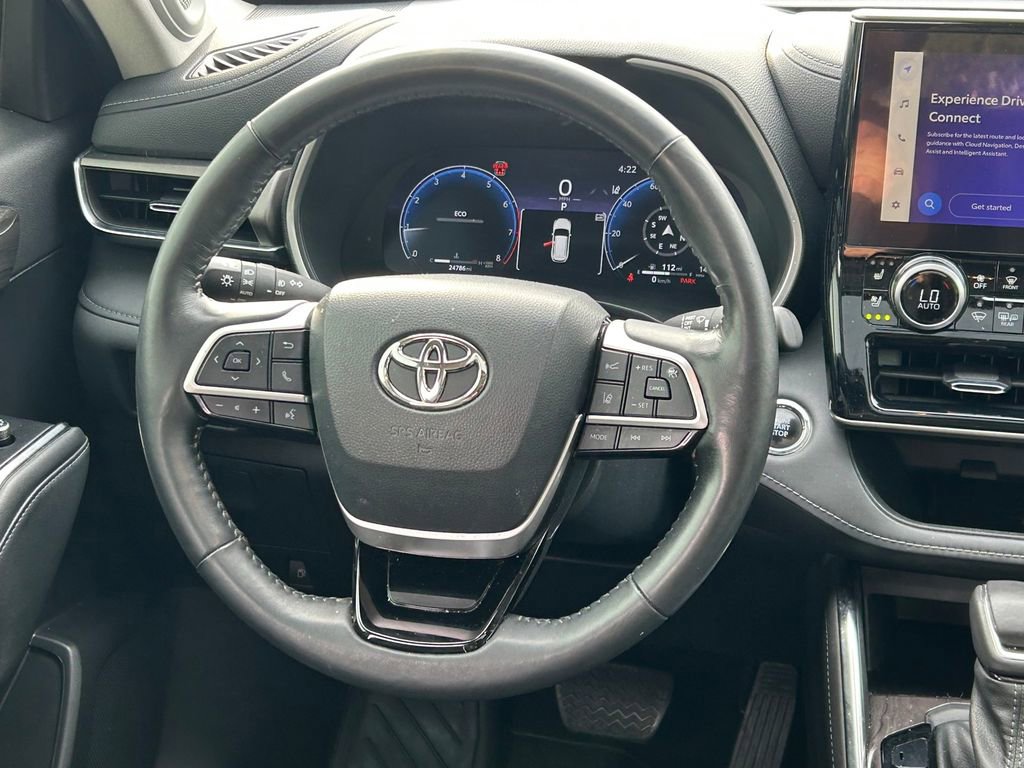 Used 2023 Toyota Highlander Limited image 44