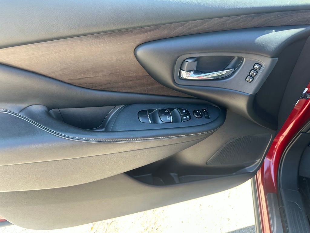 Used 2019 Nissan Murano Platinum w/ Cargo Package image 23