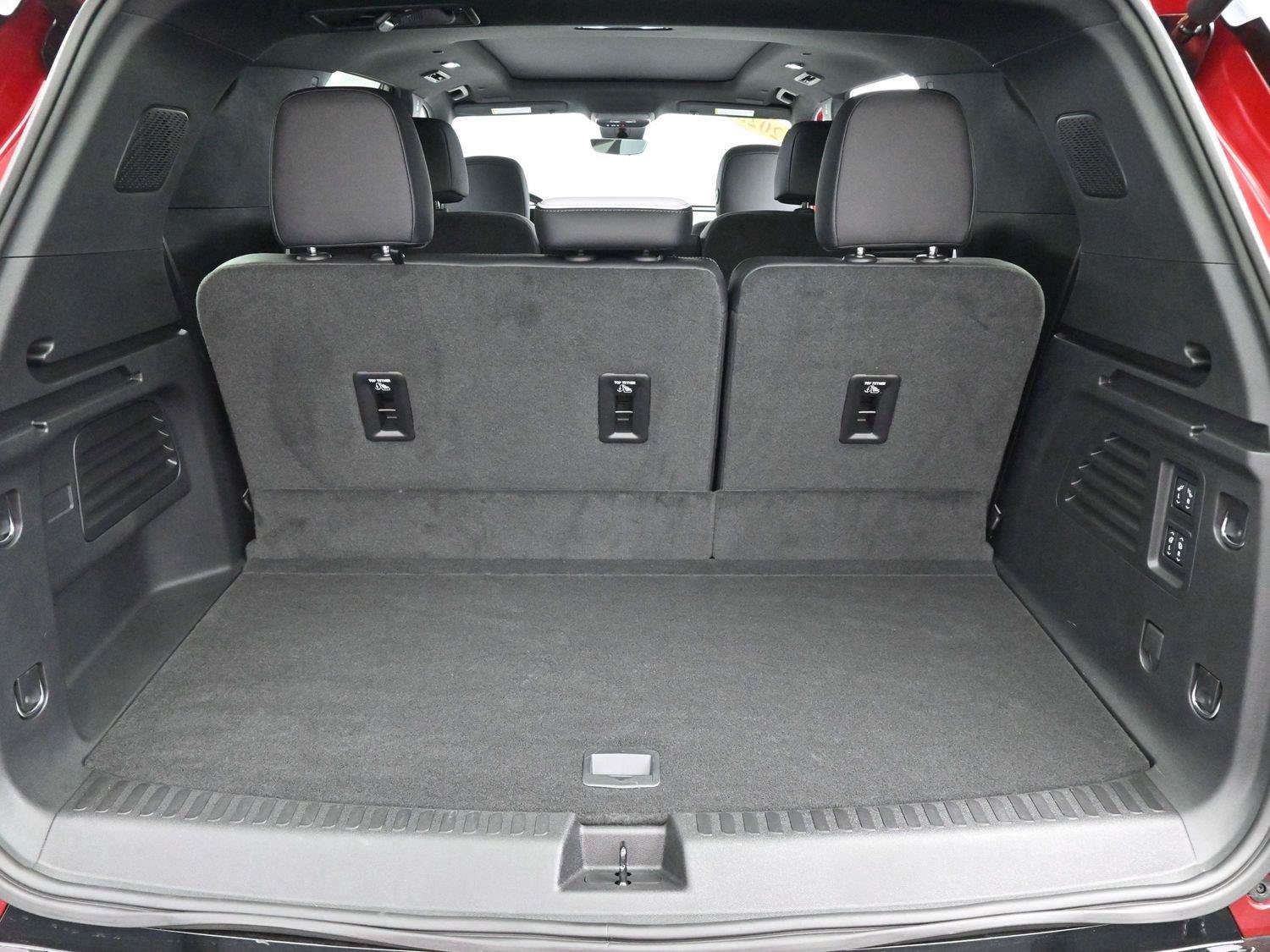 Used 2025 Chevrolet Traverse High Country AWD/4WD image 9