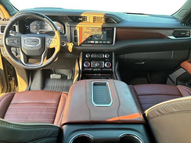 Used 2024 GMC Yukon Denali Ultimate AWD/4WD image 12