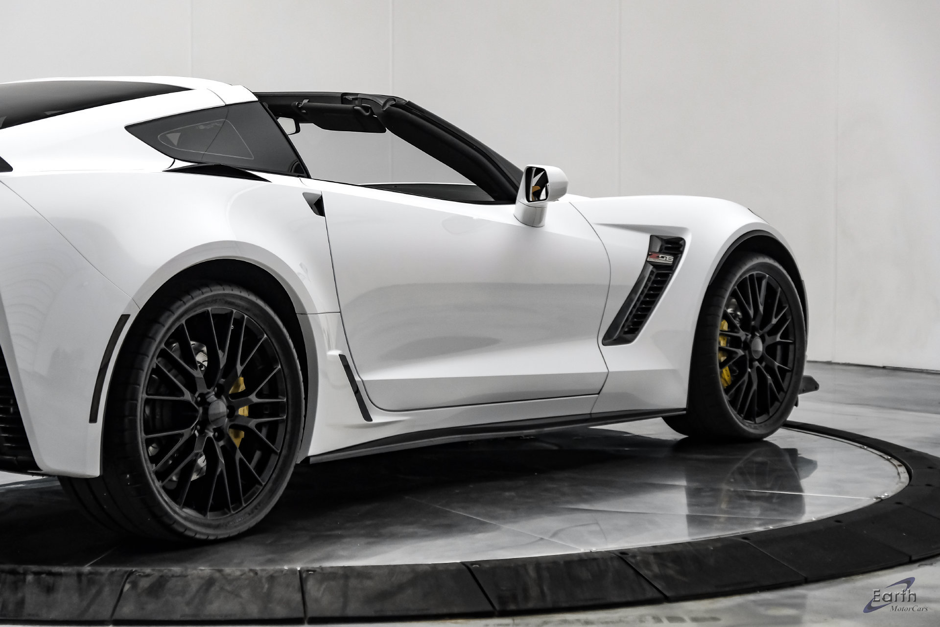 Used 2016 Chevrolet Corvette Z06 w/ 2LZ Preferred Equipment Group RWD image 24
