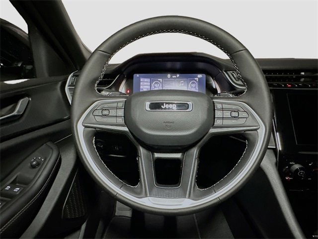 New 2025 Jeep Grand Cherokee Altitude image 7