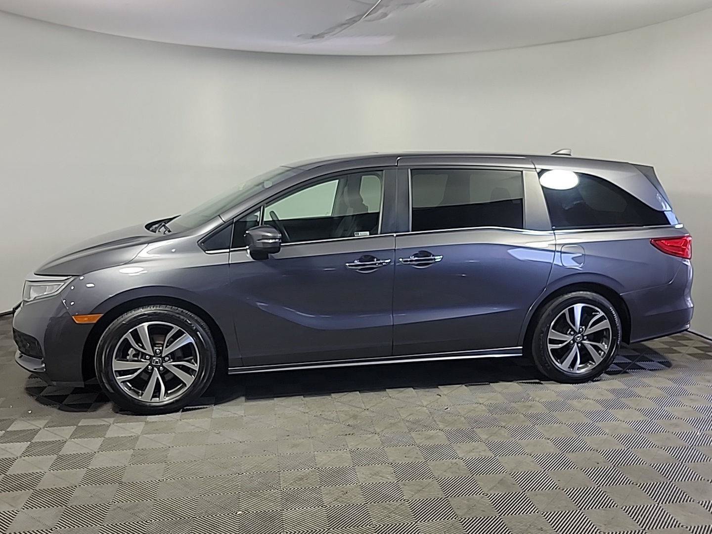 Certified 2024 Honda Odyssey Touring image 11