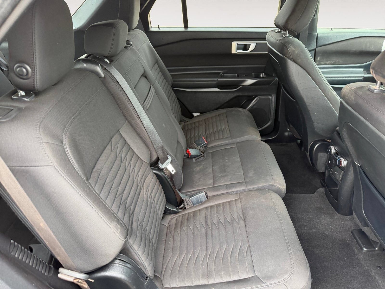Used 2020 Ford Explorer XLT RWD image 13