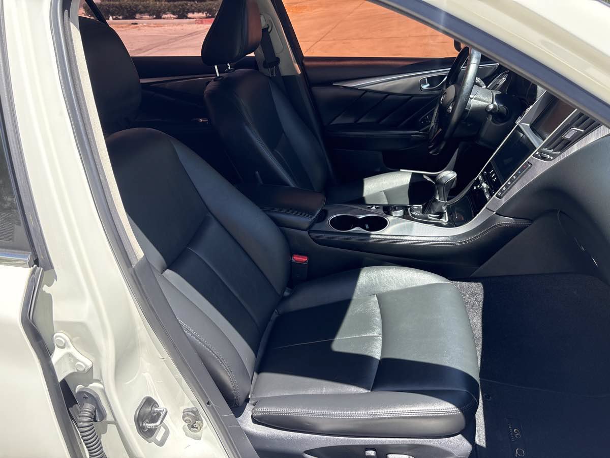 Used 2017 INFINITI Q50 2.0t w/ Moonroof Package RWD image 17