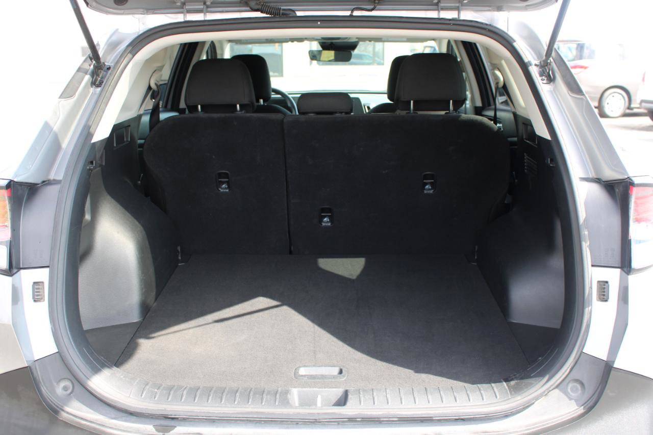 Used 2024 Kia Sportage LX image 8