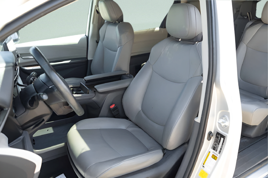 Used 2022 Toyota Sienna XLE FWD image 15