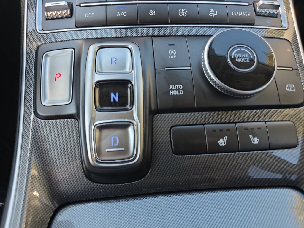 Used 2023 Hyundai Santa Fe SEL FWD image 18