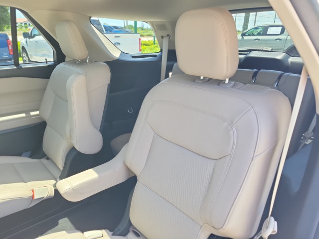 Certified 2023 Ford Explorer Limited w/ Limited Technology Package RWD image 12