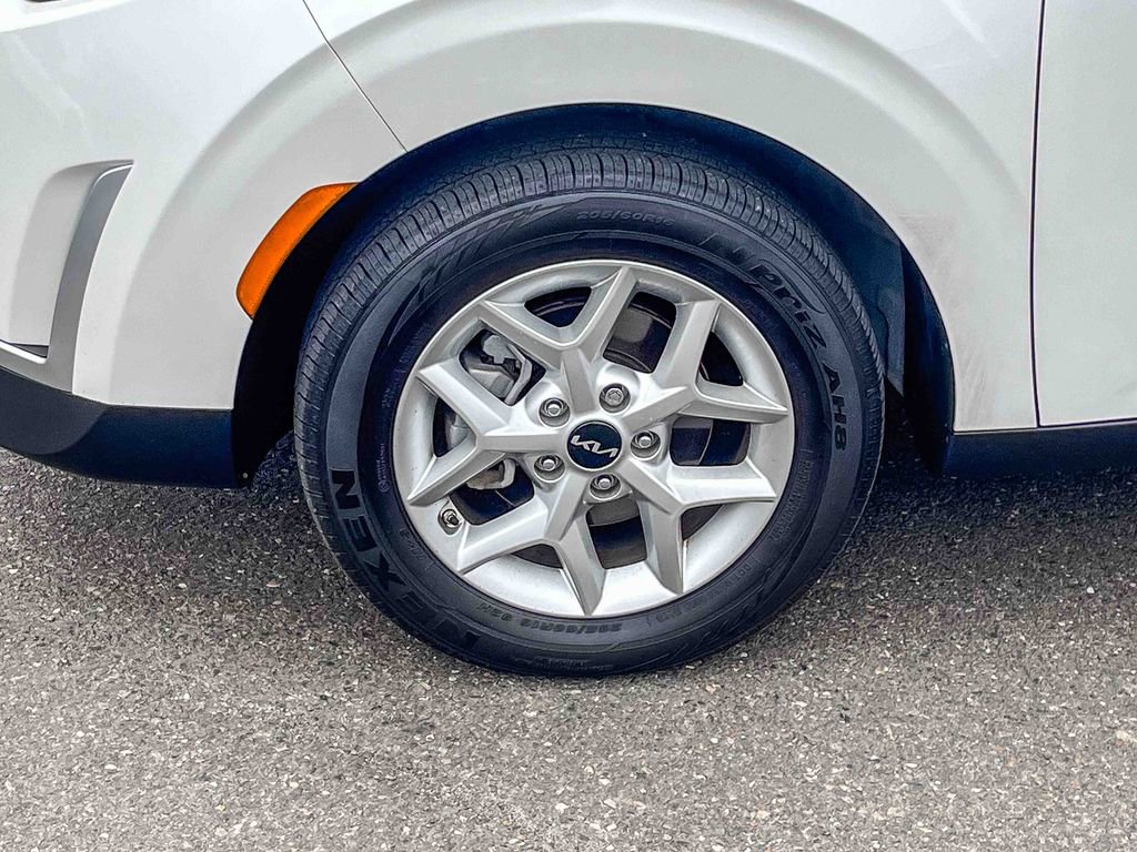 Used 2024 Kia Soul LX w/ Option Group 015 image 7