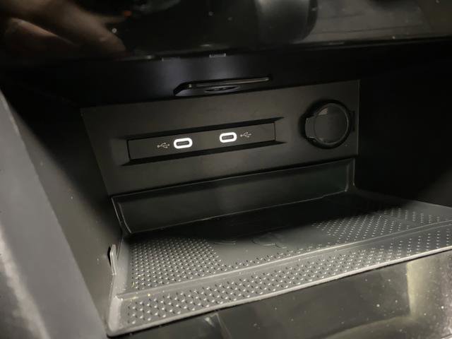 Used 2024 Volkswagen Taos SEL image 23