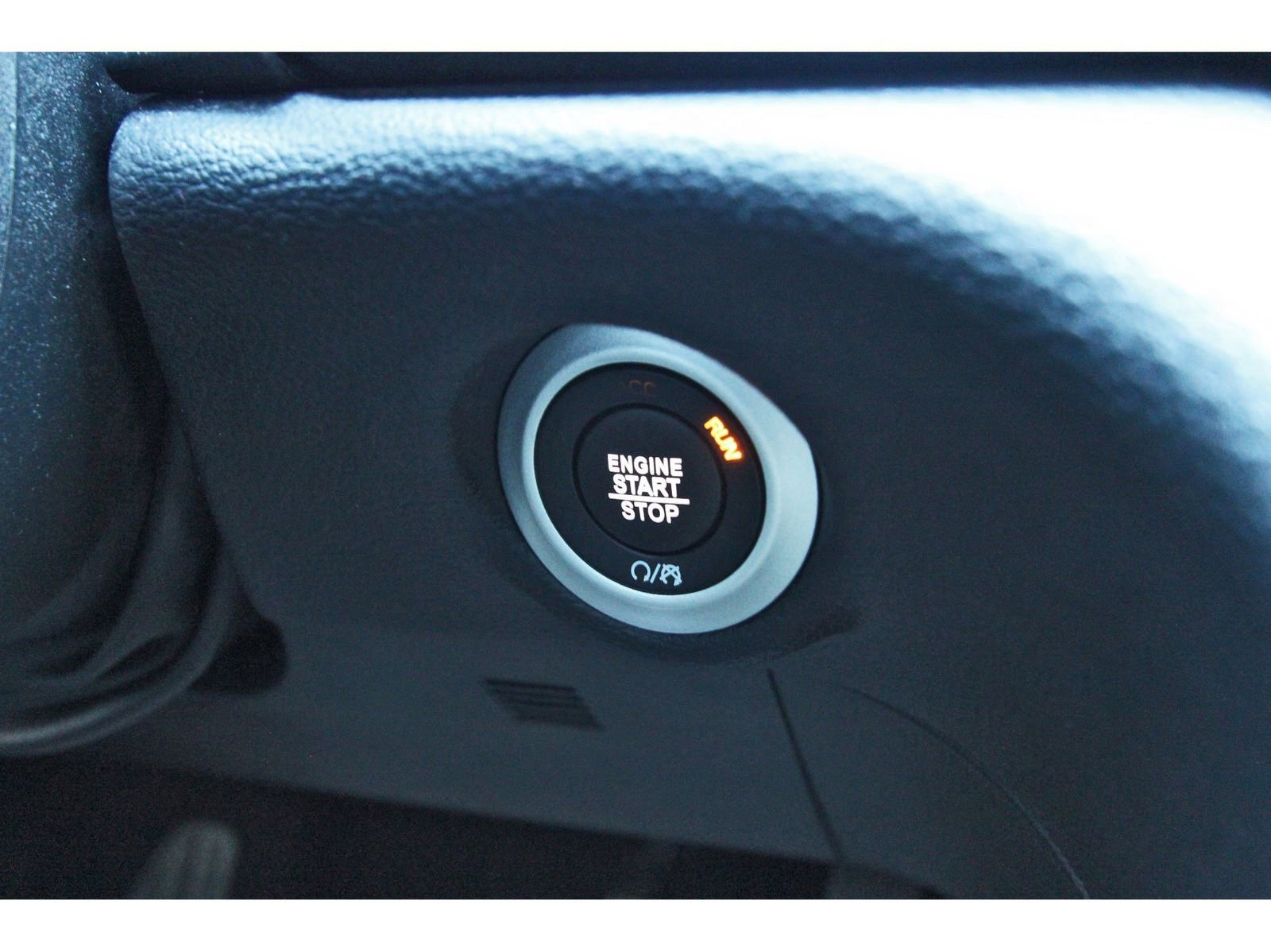 Used 2024 Chrysler Pacifica Premium image 21