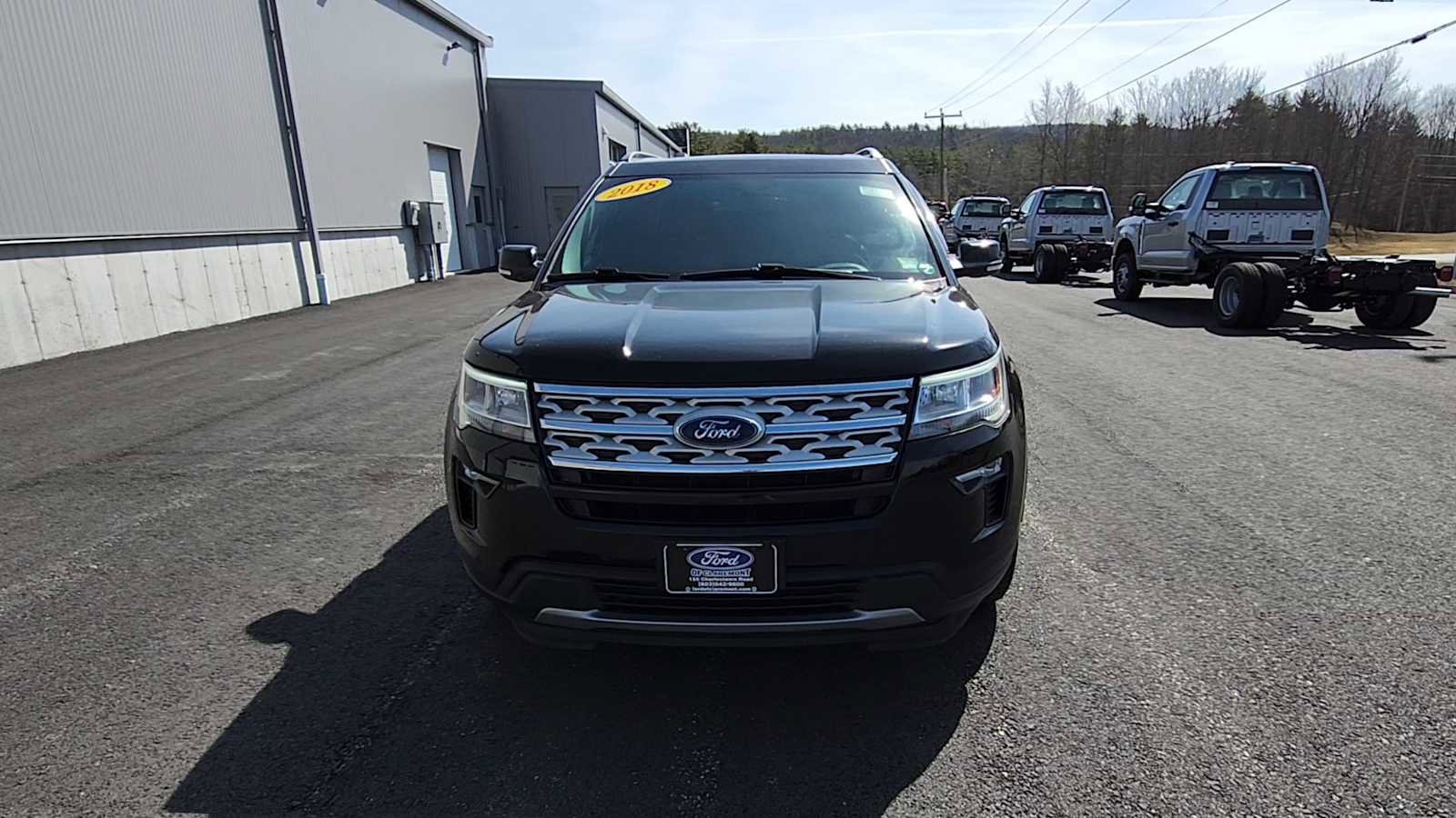 Used 2018 Ford Explorer XLT w/ Equipment Group 202A image 3