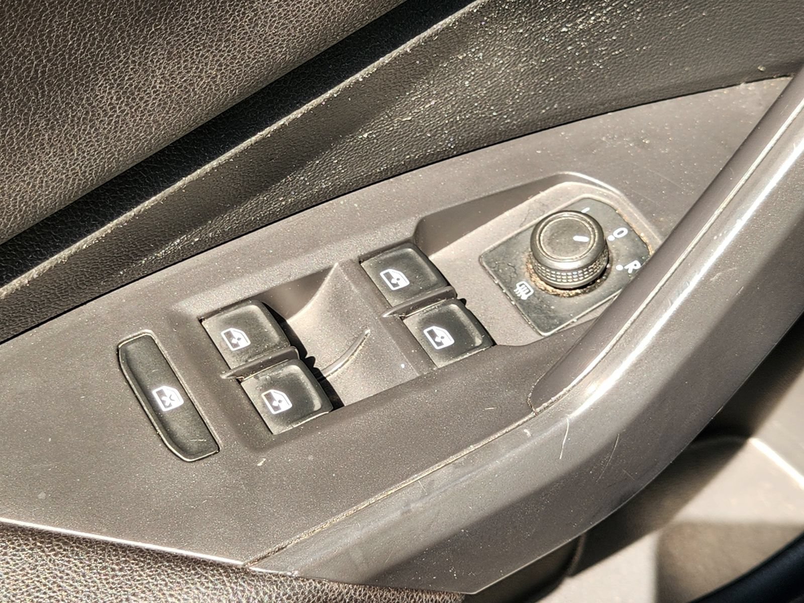 Used 2019 Volkswagen Jetta R-Line FWD image 26