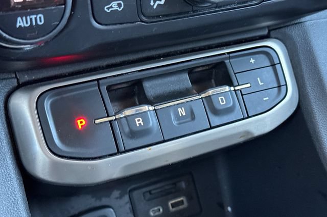 Used 2021 GMC Acadia Denali w/ Denali Technology Package FWD image 35