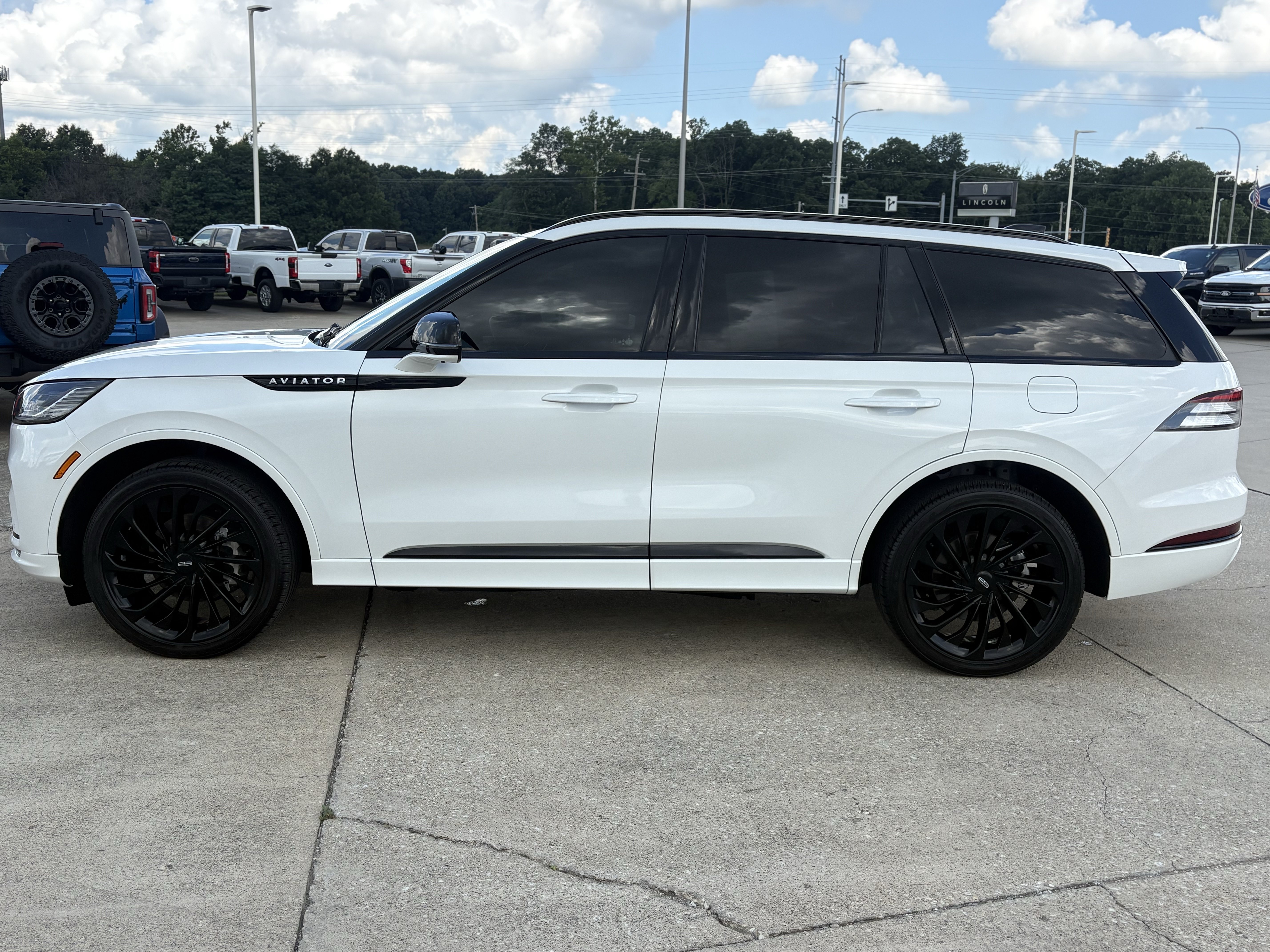 Used 2025 Lincoln Aviator Reserve w/ Equipment Group 201A AWD/4WD image 5