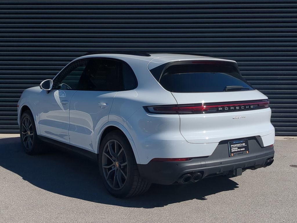 Certified 2025 Porsche Cayenne image 3