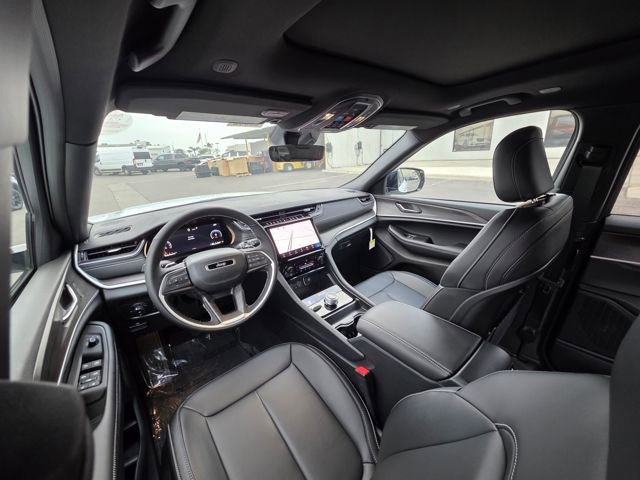 New 2025 Jeep Grand Cherokee L Limited w/ Trailer Tow Package image 19