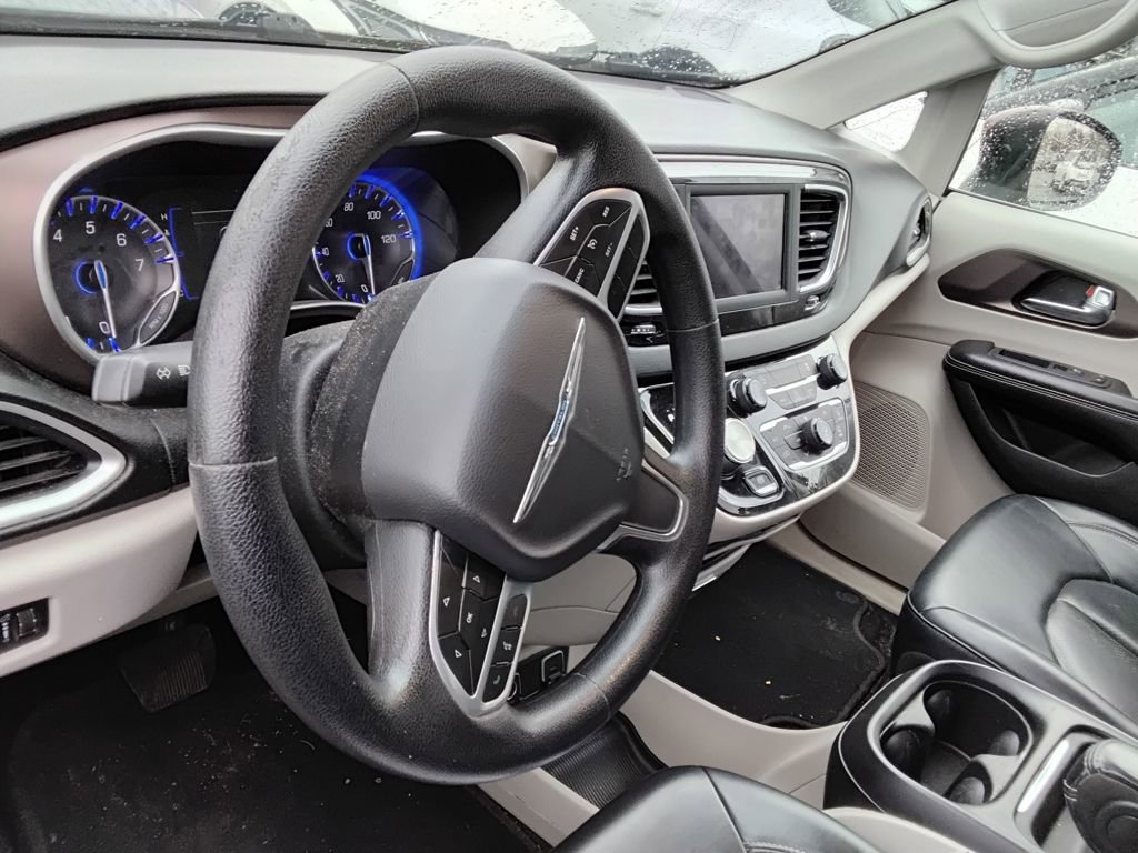 Used 2020 Chrysler Voyager Lxi image 7