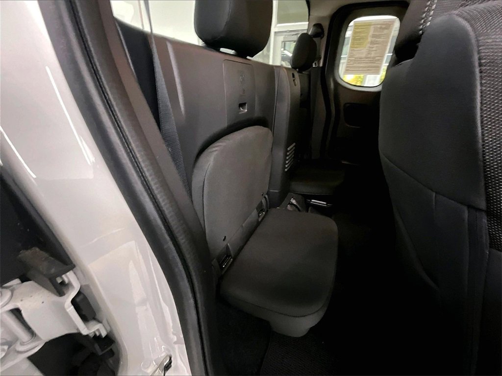 Used 2025 Nissan Frontier SV image 16