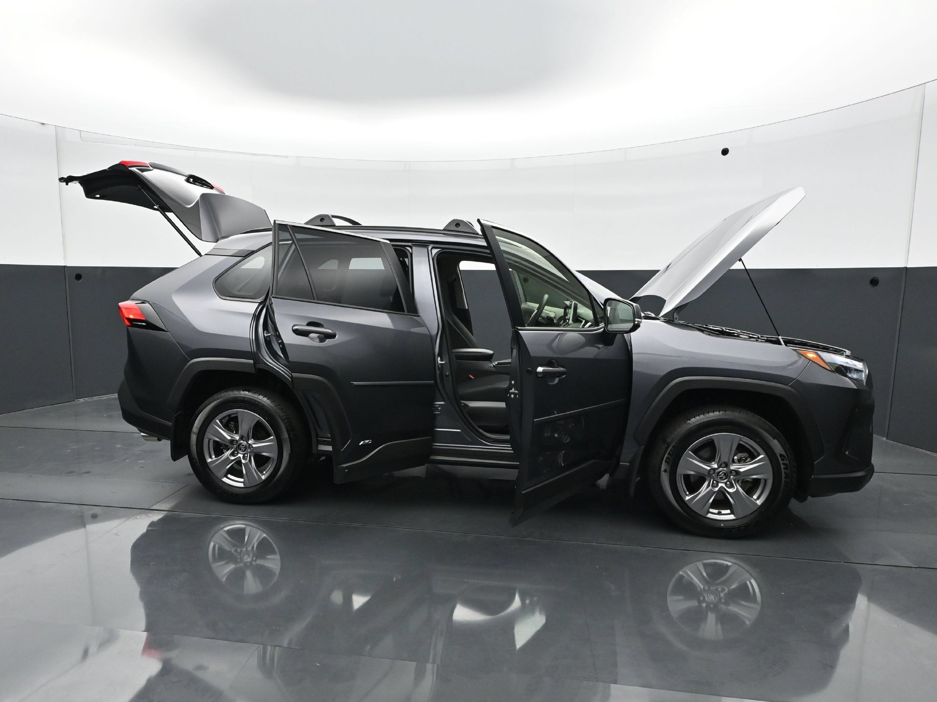 Used 2025 Toyota RAV4 LE AWD/4WD image 35