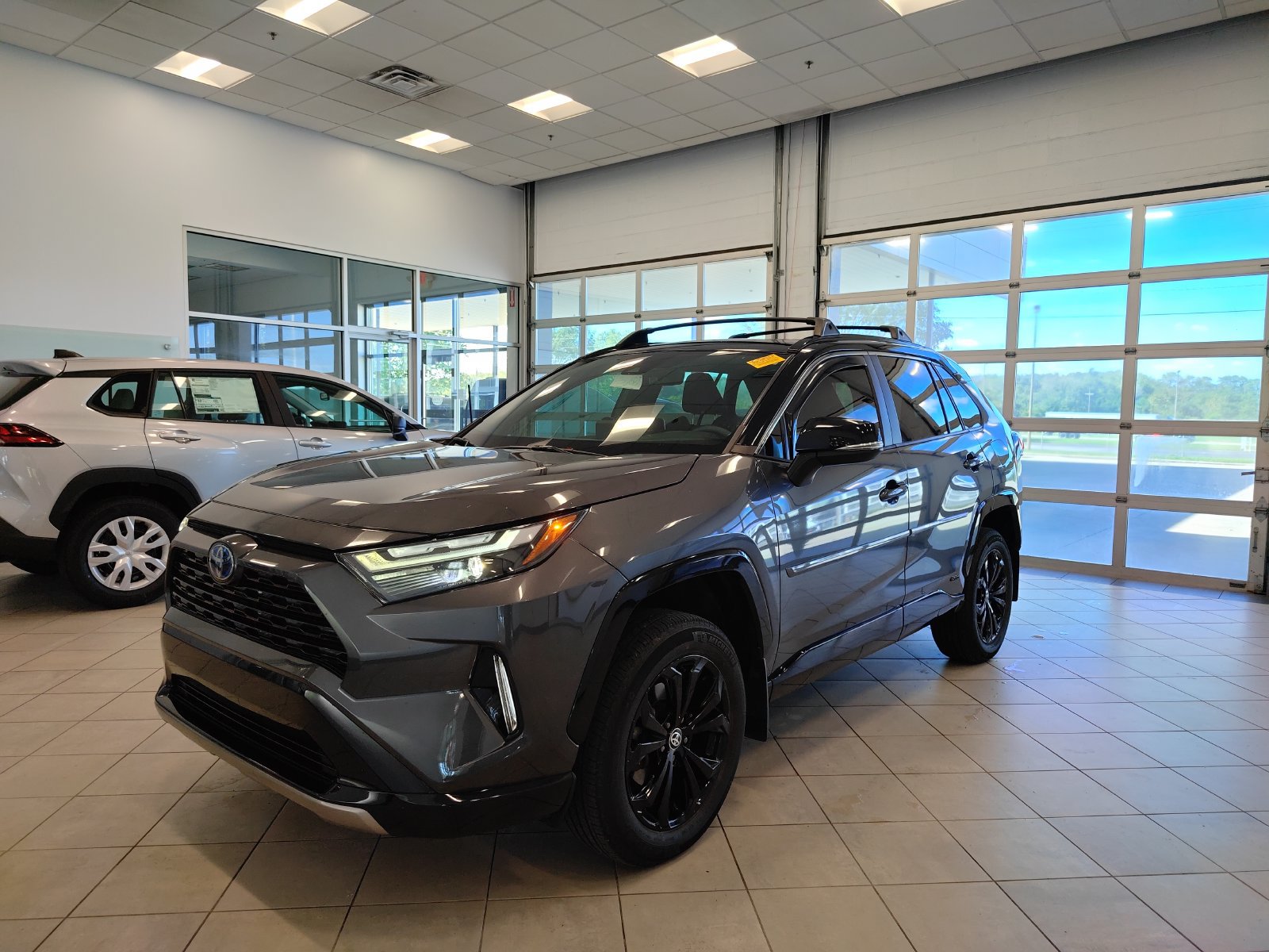 Used 2024 Toyota RAV4 XSE w/ Weather Package AWD/4WD image 7