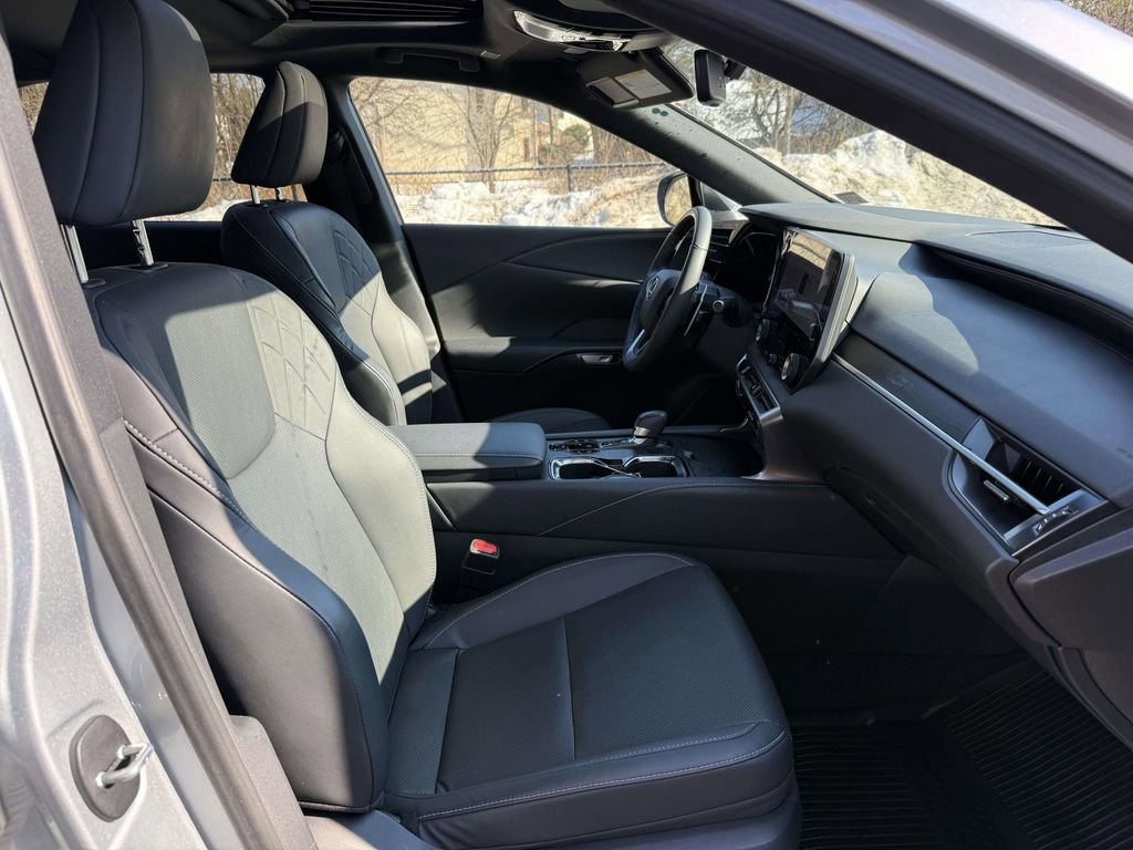 Used 2023 Lexus RX 350 Premium image 15