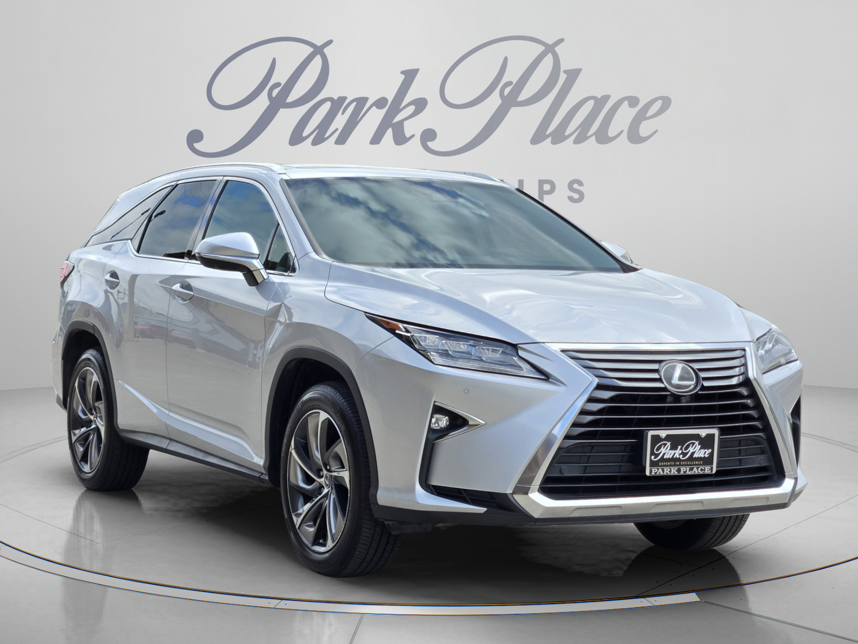Used 2018 Lexus RX 350L Luxury w/ Accessory Package FWD image 8