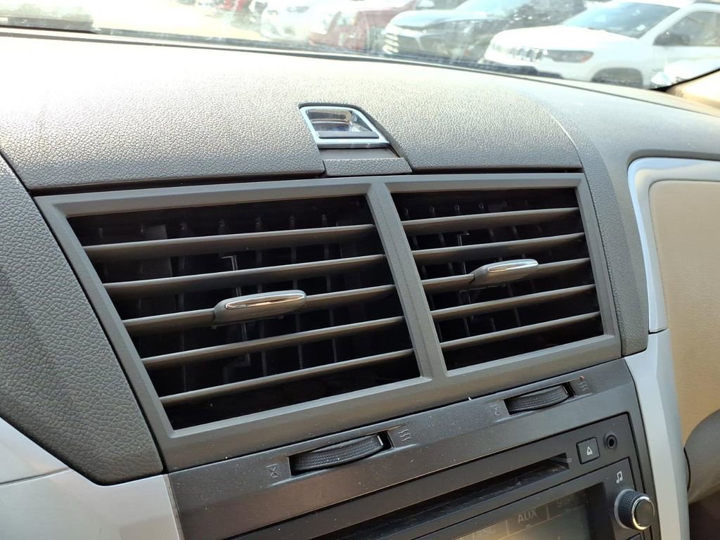 Used 2009 Chevrolet Traverse LT image 21
