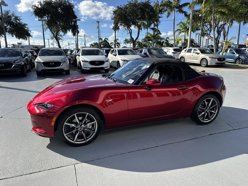 Used 2023 MAZDA MX-5 Miata Grand Touring w/ Weather Package RWD image 10