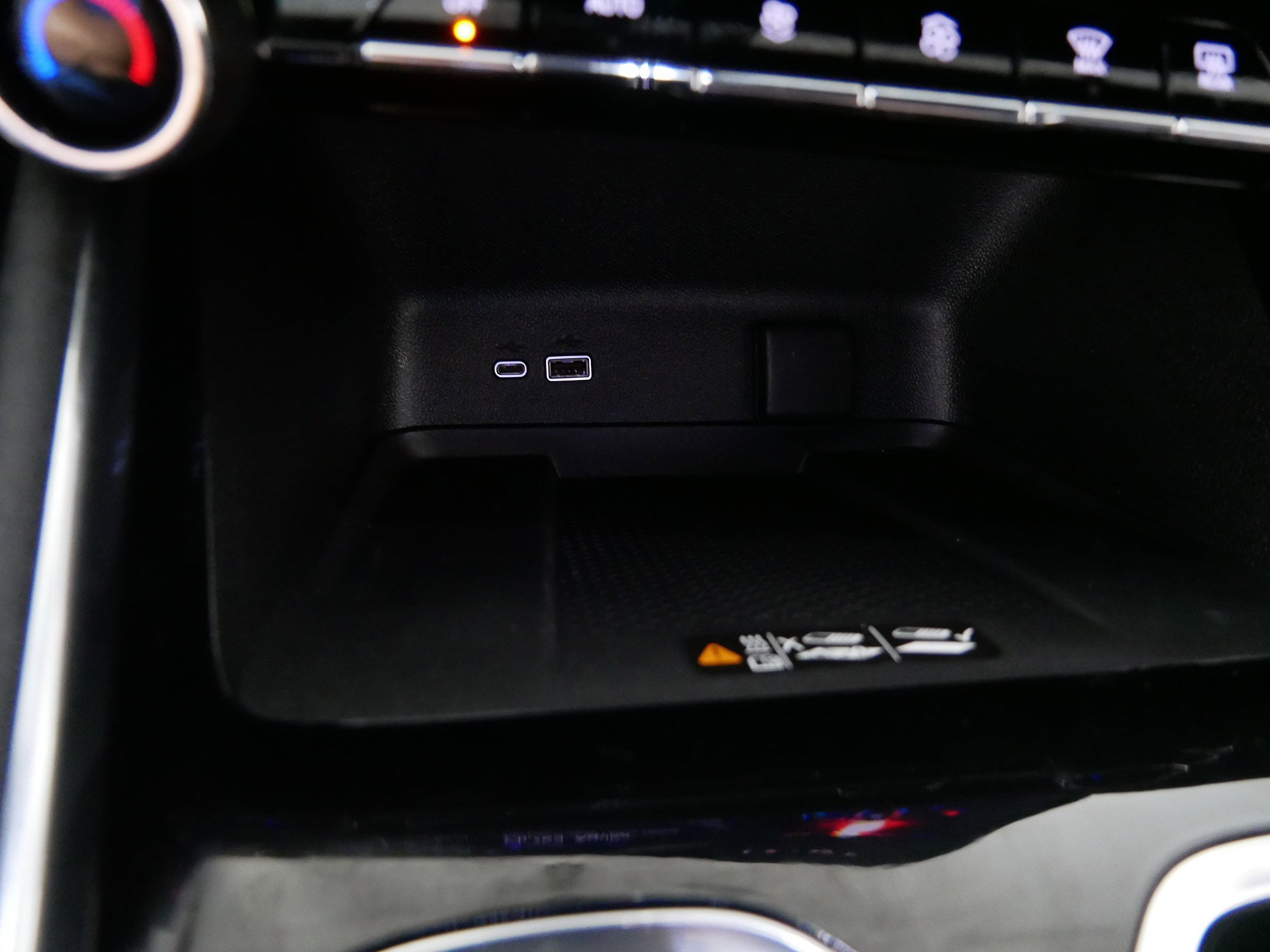 Used 2024 Chevrolet Traverse LT image 29