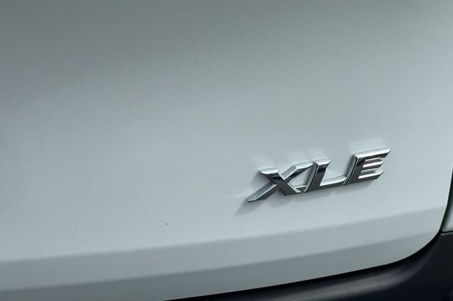 Certified 2026 Toyota Sienna XLE FWD image 34