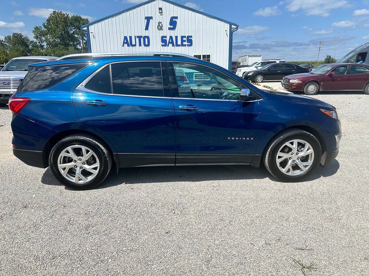 Used 2021 Chevrolet Equinox Premier w/ LPO, Floor Liner Package FWD image 7