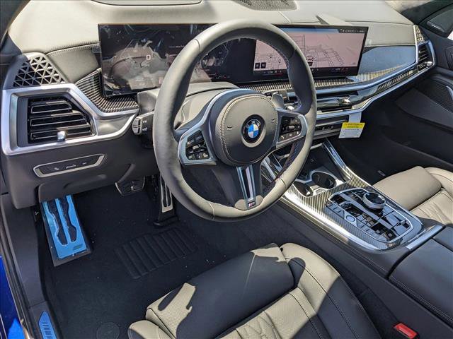 Used 2025 BMW X7 M60i image 3