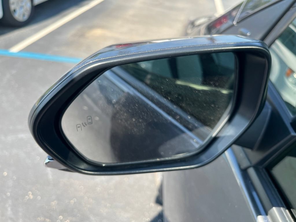 Used 2021 Toyota Prius XLE AWD/4WD image 16