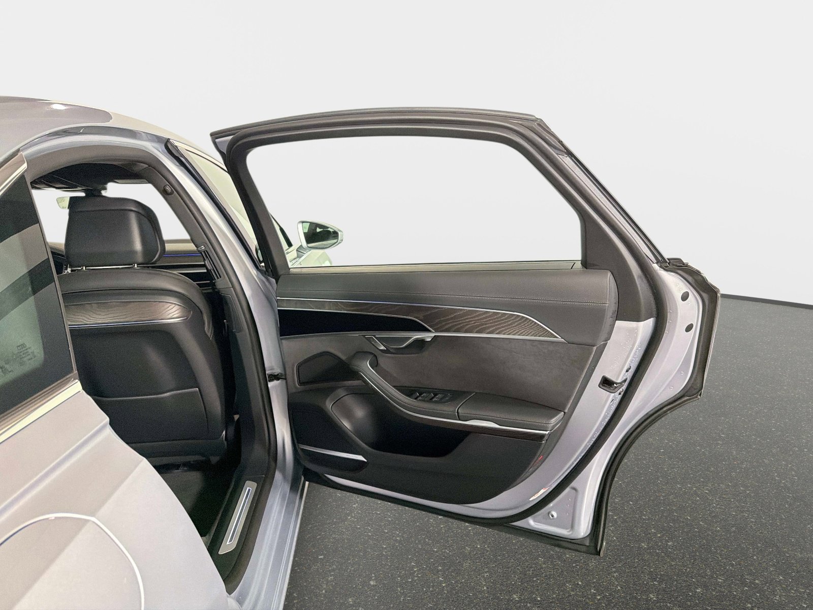 Used 2023 Audi A8 L 3.0T w/ Comfort Plus Package AWD/4WD image 26